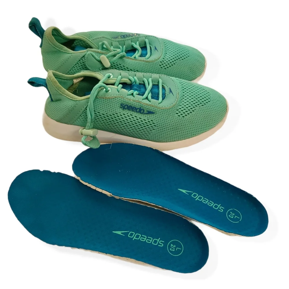 SPEEDO Aqua Water shoes size Large 2/3 for girls